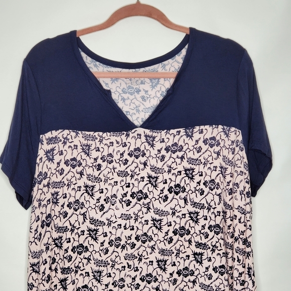 Lane Bryant Floral Swing Tee Size 10/12 Short Sleeve Hi-Low Hem Soft Stretch Top - Picture 2 of 10
